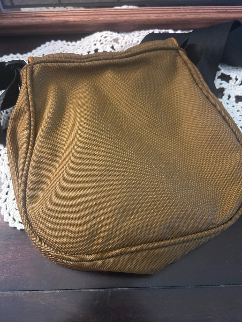 Crumpler Two-Tone khaki Canvas Crossbody Bag with Black Strap - Picture 2 of 6